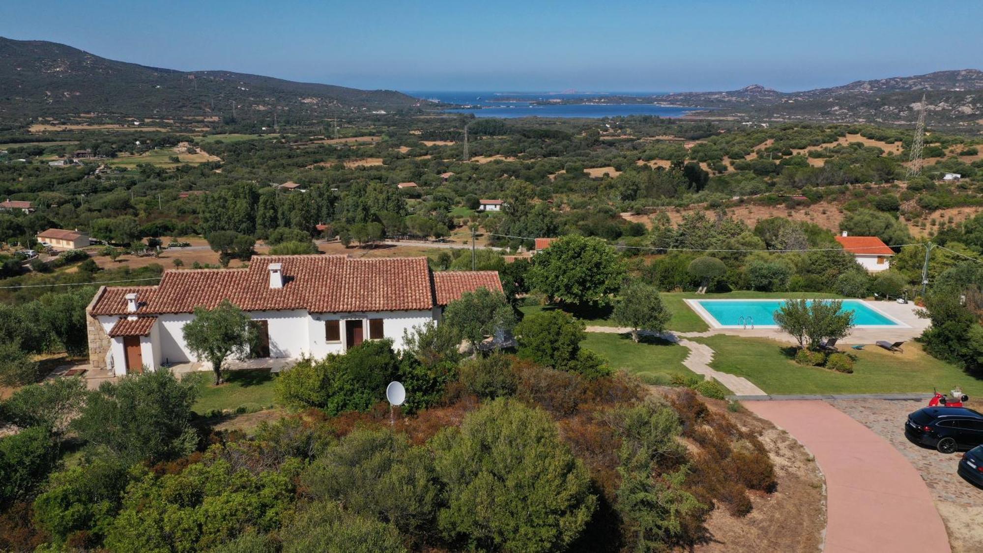 Villa Alba Esclusiva Villa Con Piscina A Sfioro E Vista Mozzafiato Sul Mare Cugnana Exterior photo