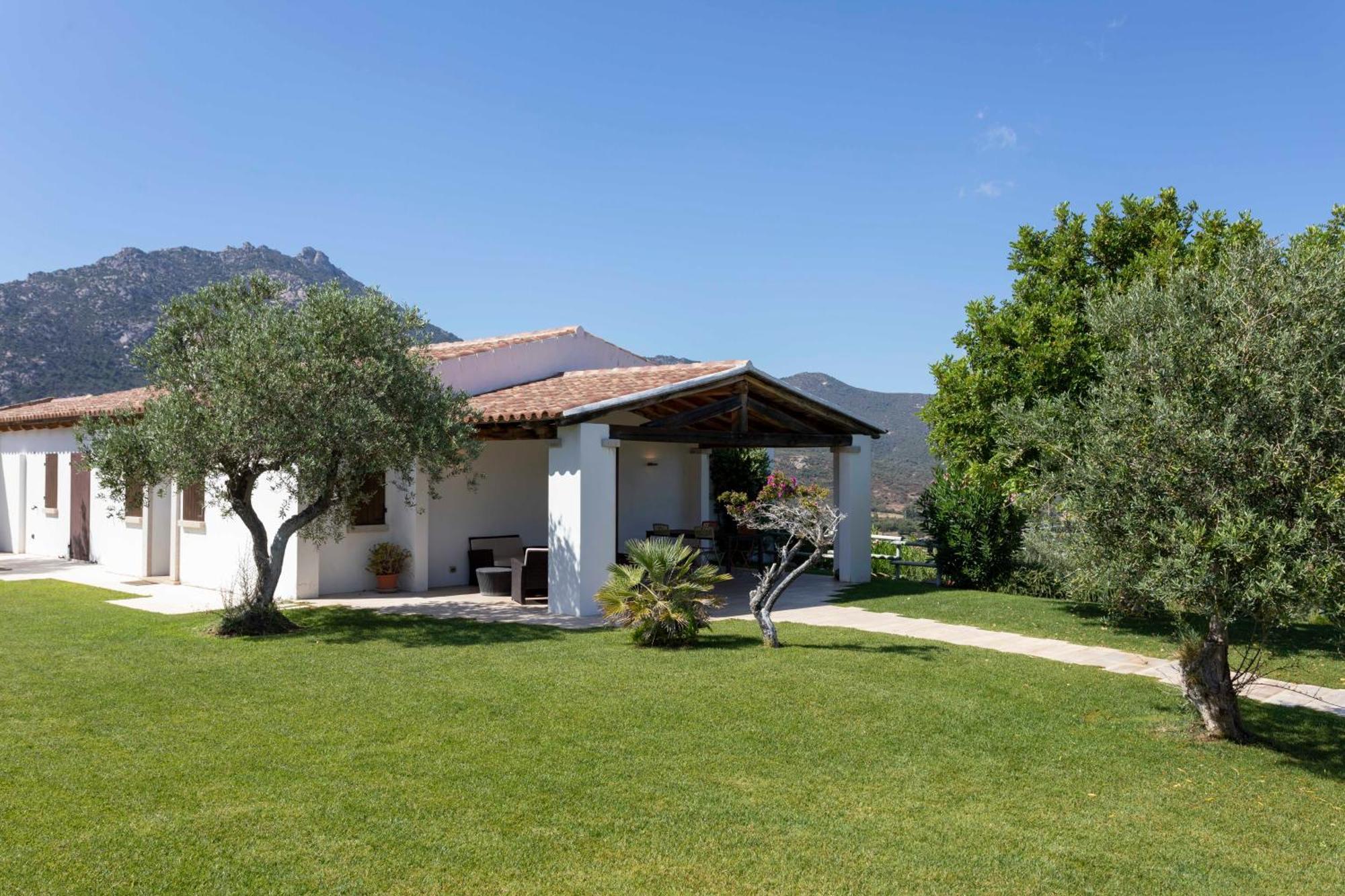 Villa Alba Esclusiva Villa Con Piscina A Sfioro E Vista Mozzafiato Sul Mare Cugnana Exterior photo