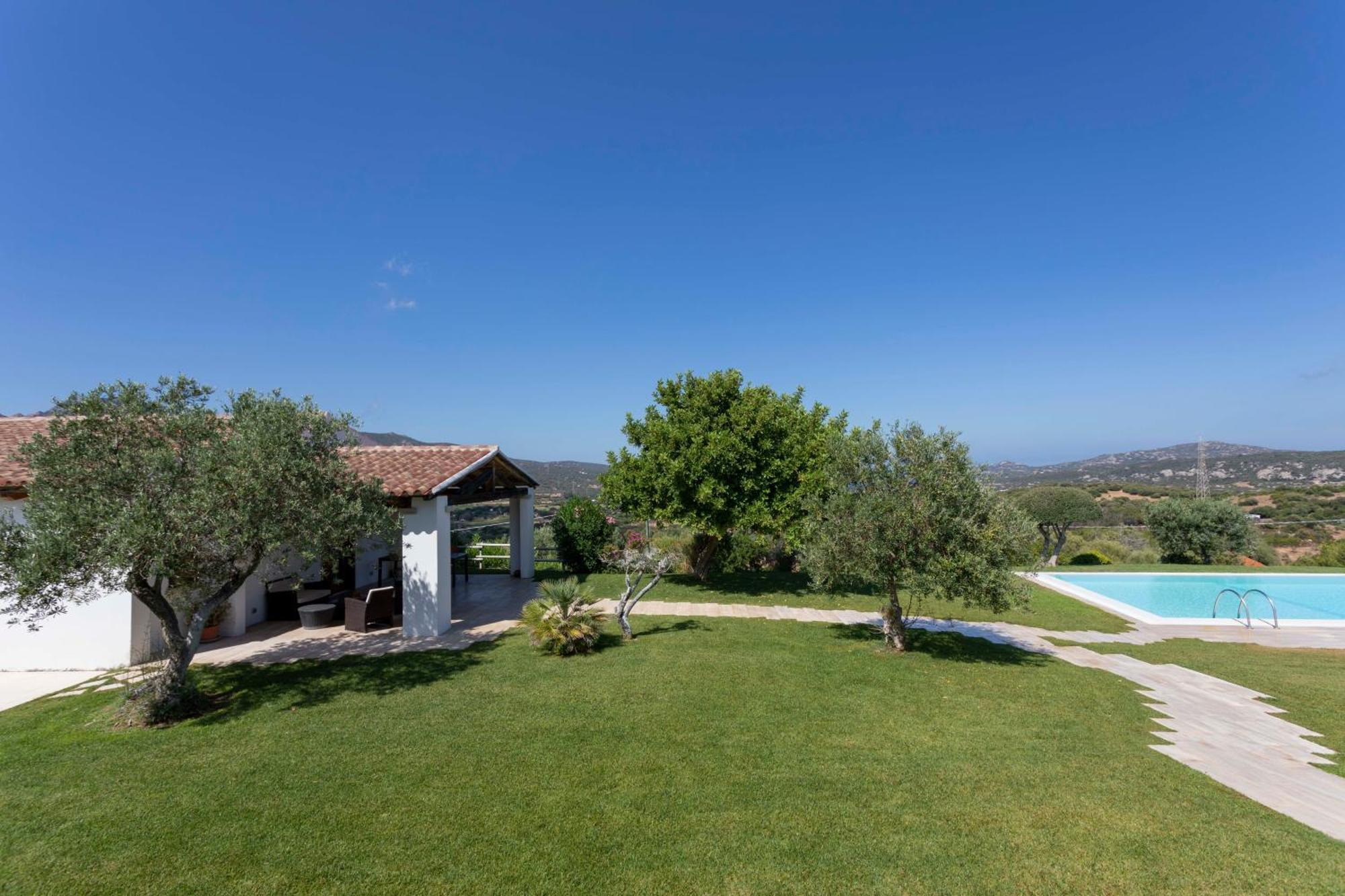 Villa Alba Esclusiva Villa Con Piscina A Sfioro E Vista Mozzafiato Sul Mare Cugnana Exterior photo