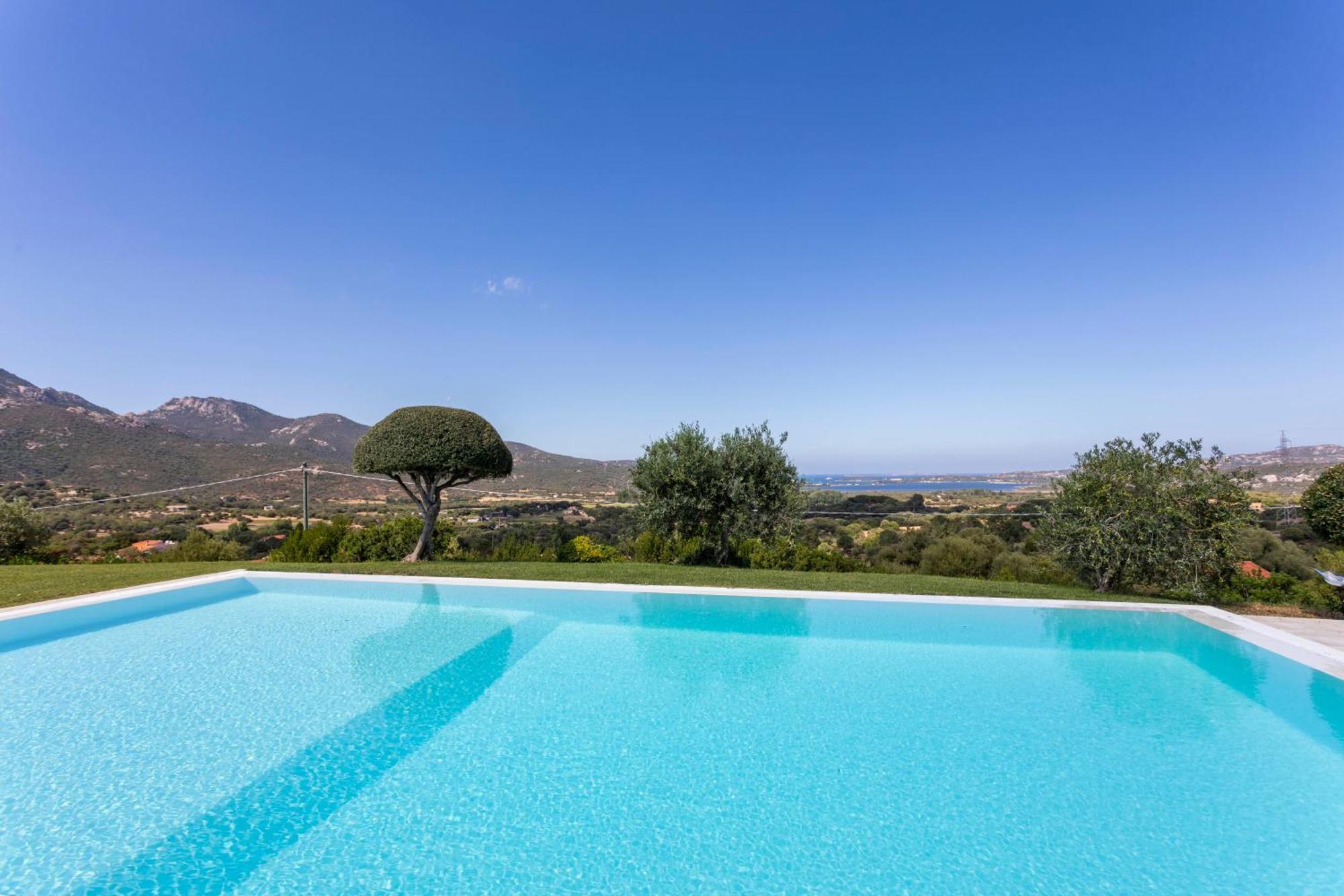 Villa Alba Esclusiva Villa Con Piscina A Sfioro E Vista Mozzafiato Sul Mare Cugnana Exterior photo