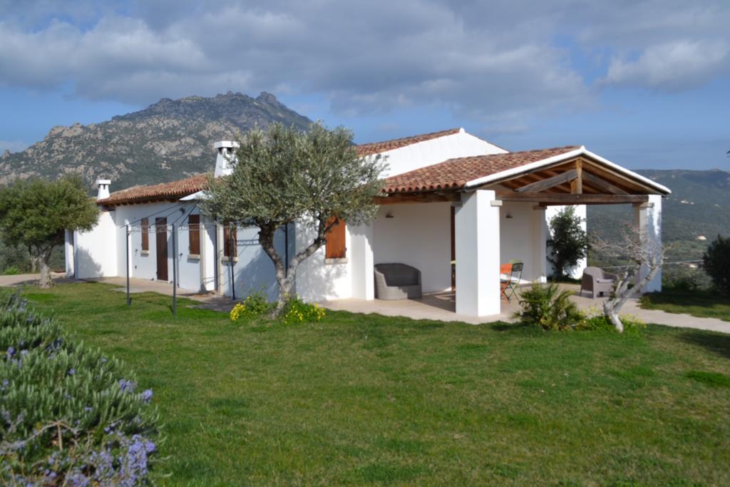 Villa Alba Esclusiva Villa Con Piscina A Sfioro E Vista Mozzafiato Sul Mare Cugnana Exterior photo