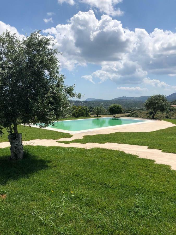 Villa Alba Esclusiva Villa Con Piscina A Sfioro E Vista Mozzafiato Sul Mare Cugnana Exterior photo